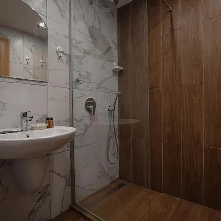 Gardens Seasons Pm بوروفتس